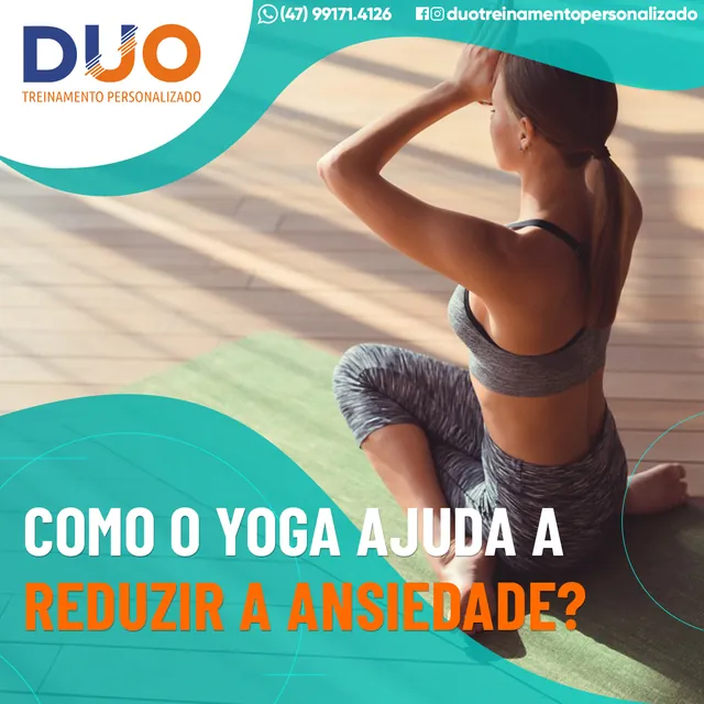Arte para redes sociais da Duo Treinamento: Como o yoga ajuda a reduzir a ansiedade?